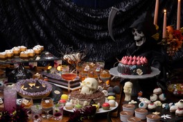 ちょっと不気味でユニークなハロウィン限定のスイーツブッフェ