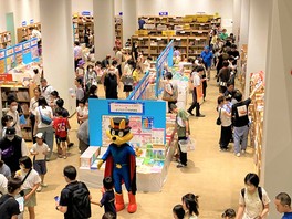 2025年で45周年を迎える児童書の祭典が全国4会場で開催。岩手会場にはかいけつゾロリが登場する　※画像は2024年開催時の様子