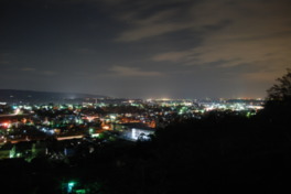 常陸太田市の街の灯りが見える