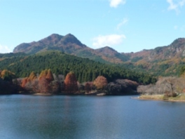 赤川ダムから古賀志山を望む絶景が楽しめる