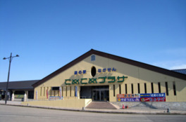 道の駅全体が米をテーマに造られており、建物は米蔵がイメージされている