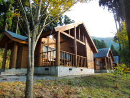 古処山の自然に囲まれたキャンプ村