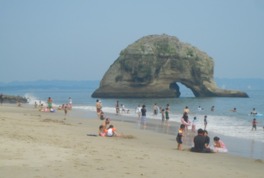 二ツ島を望む美しい海岸