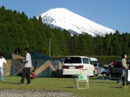 富士山を望むキャンプ場