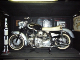 世界に1台しかないドゥカティ アポロ1260ccL型4気筒のモンスターバイク