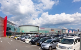 5000台以上の駐車スペースを誇る大型ショッピングセンター