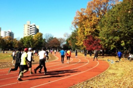 運動広場からの紅葉風景