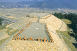 善光寺平を見渡す標高490mの有明山にある古墳