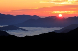 玉置山から眺める日の出と雲海