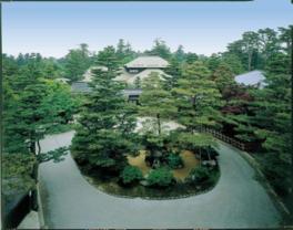 日本庭園を望む典雅な空間