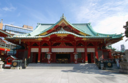 1934(昭和9)年に造営された総朱漆塗の社殿