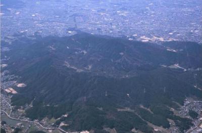 空中から見下ろす広大な大野城跡