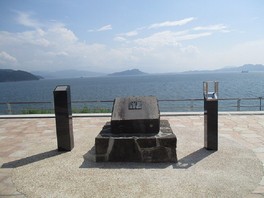 博多湾が一望できる園内の高台