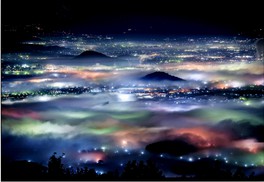 奈良盆地の夜景が一望できる