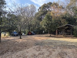 広々としたサイトでゆったりキャンプ