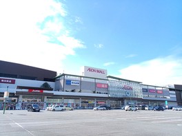 閑静な住宅街の中にある「イオンモール姫路大津」