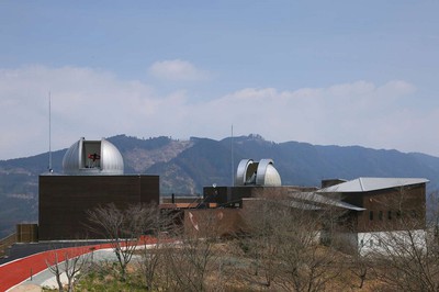 星の文化館では昼間から望遠鏡を公開している