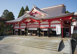 拝殿は戦災復興事業として昭和42(1967)年に造営された