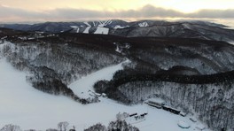 天気が良い日はスタート地点から長野市街と北アルプスの素晴らしい景色を楽しめる写真映えスポット