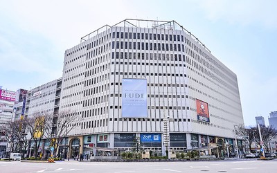 広小路通栄交差点からすぐ