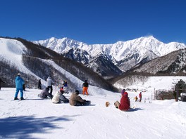 鹿島槍ヶ岳をはじめ北アルプスの眺望が美しい