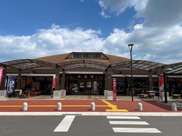 併設する「千菜市」にはお菓子工房もある