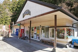 地元の特産品を直売するコーナも設ける