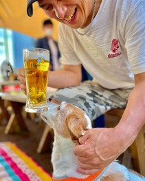 愛犬と一緒にバーベキューができる夢の島マリーナアウトドアスクウェアは飲み放題プランも用意