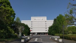 北の丸公園に面し、緑あふれる好環境