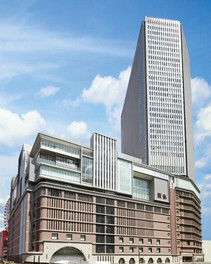 大阪・梅田にある関西最大級の百貨店