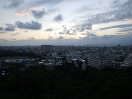 浦添市街の景色を一望できる