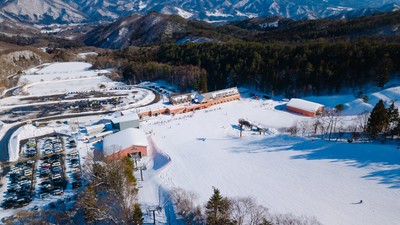 金・土曜は24時までナイター実施、月～木・日曜は16:30まで