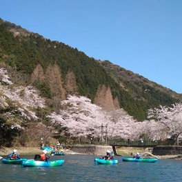 カヌーも楽しめる