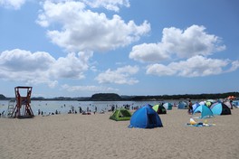 横浜市内で唯一海水浴ができる公園