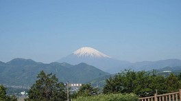 間近に富士山を望む絶景スポット