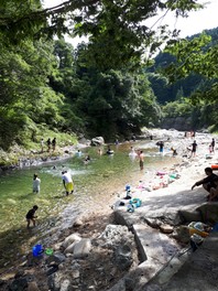 上流は名水百選にも選ばれた寂地川