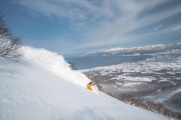 北海道の秘境で極上のパウダーを味わえる