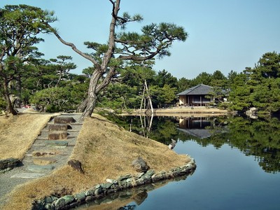 大名庭園としては珍しい汐入の池