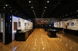 「印刷の日本史」のほか「印刷の世界史」(壁面年表)や印刷技術を紹介する常設展