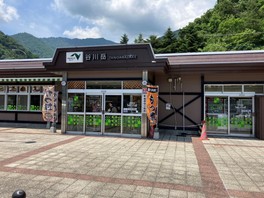 関越トンネルのすぐ南側に位置するPA