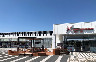 白を基調にピアノをモチーフにした外観