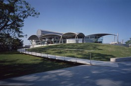 世界的建築家・伊東豊雄氏の設計によって1991年に開館