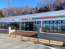 コンビニエンスストアは24時間営業
