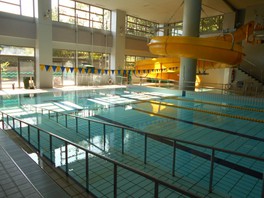 金沢市鳴和台市民体育会館プール