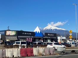 展望テラスからの富士山の眺望は素晴らしい