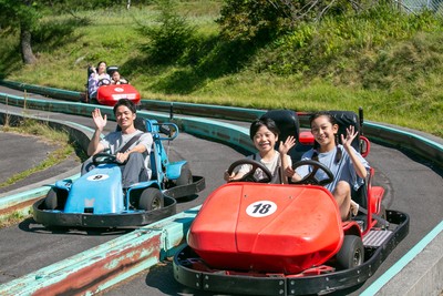 白樺湖と森に囲まれた県内最大級の遊園地