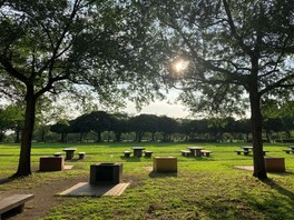 バーベキュー場は広々としている