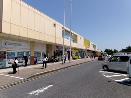 お土産も豊富に取りそろえている