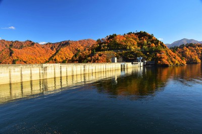 奥只見湖の紅葉 新潟県 の情報 ウォーカープラス